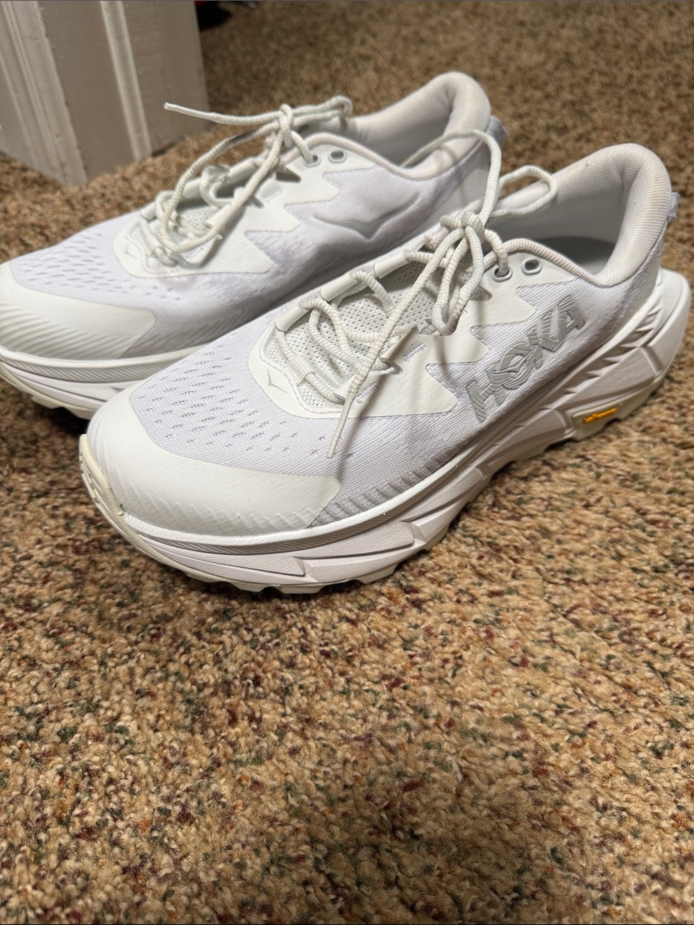 Hoka White OneOne U Skyline Float X